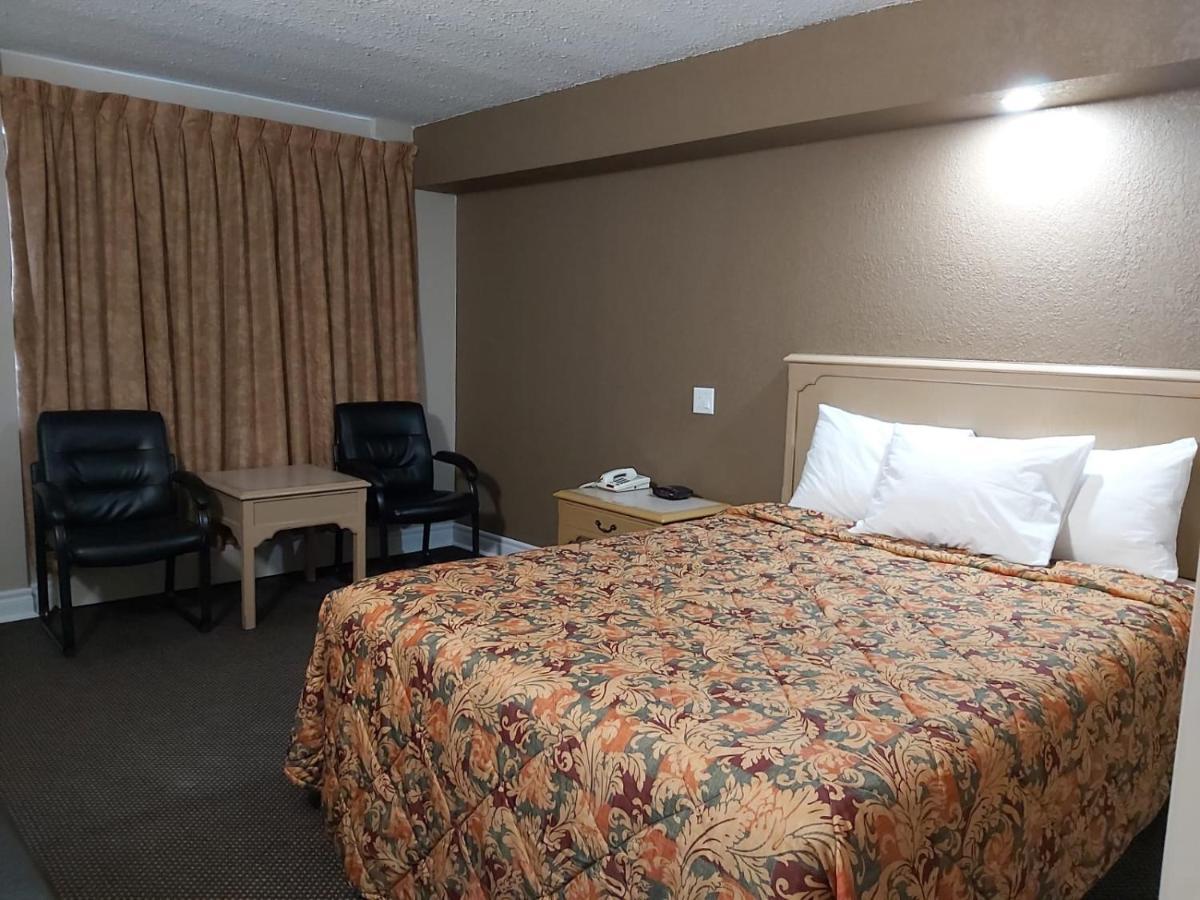 Arnprior Motor Inn Exterior photo